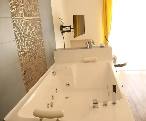 Unique Luxury And * Roma